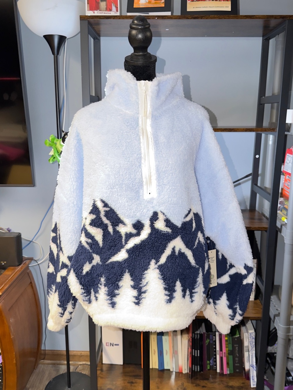 No Boundaries White and Navy Mountain Sherpa Pullover